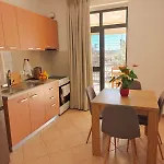 2br Near Big Terrace Free Parking *
