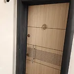 Apartmán 2br Near Big Terrace Free Parking *