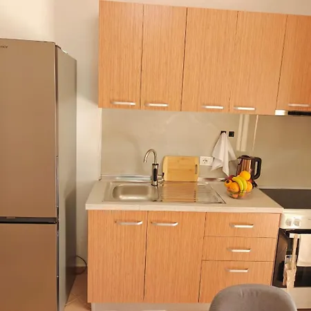 2br Near Big Terrace Free Parking Golem (Tirana)