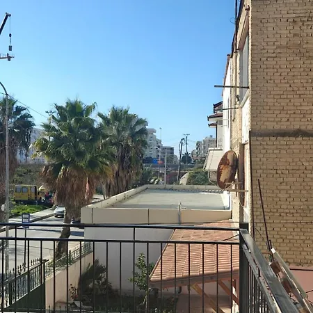 2br Near Big Terrace Free Parking *