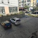 2br Near Big Terrace Free Parking *