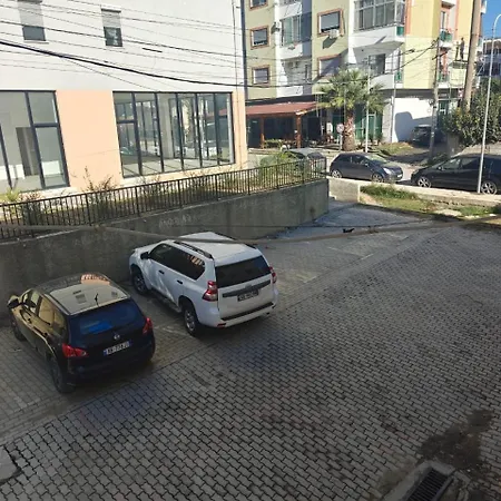 2br Near Big Terrace Free Parking *