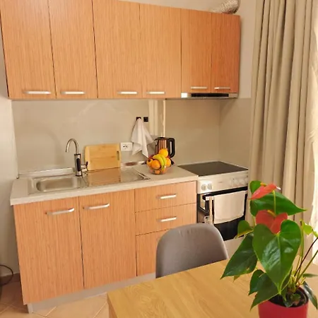 2br Near Big Terrace Free Parking * Golem (Tirana)