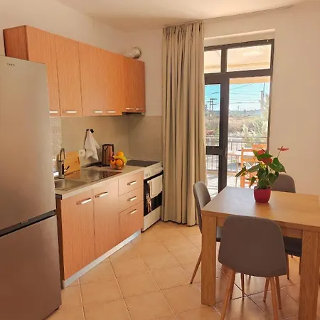 Apartment 2br Near Big Terrace Free Parking *