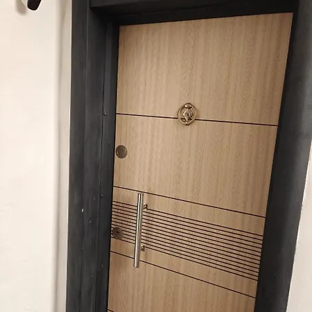 Apartment 2br Near Big Terrace Free Parking *